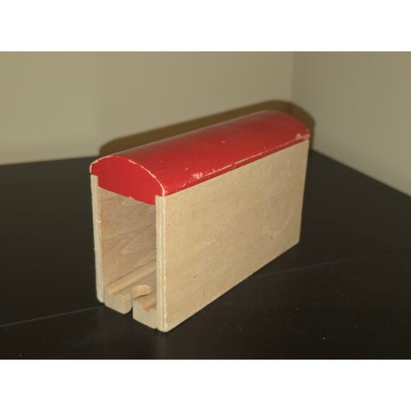Unbranded Wooden Red Train Track Tunnel Brio / Thomas Compatible - Picture 1 of 7